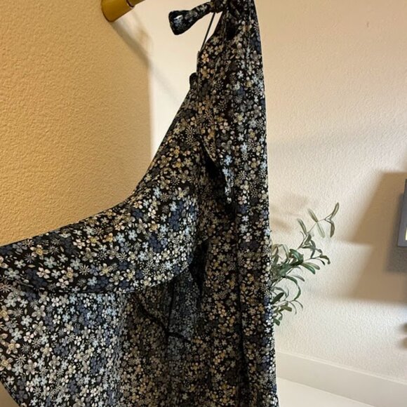 Blue Floral Wrap High-Low Midi Skirt – Max Studio, Size L - Picture 7 of 7